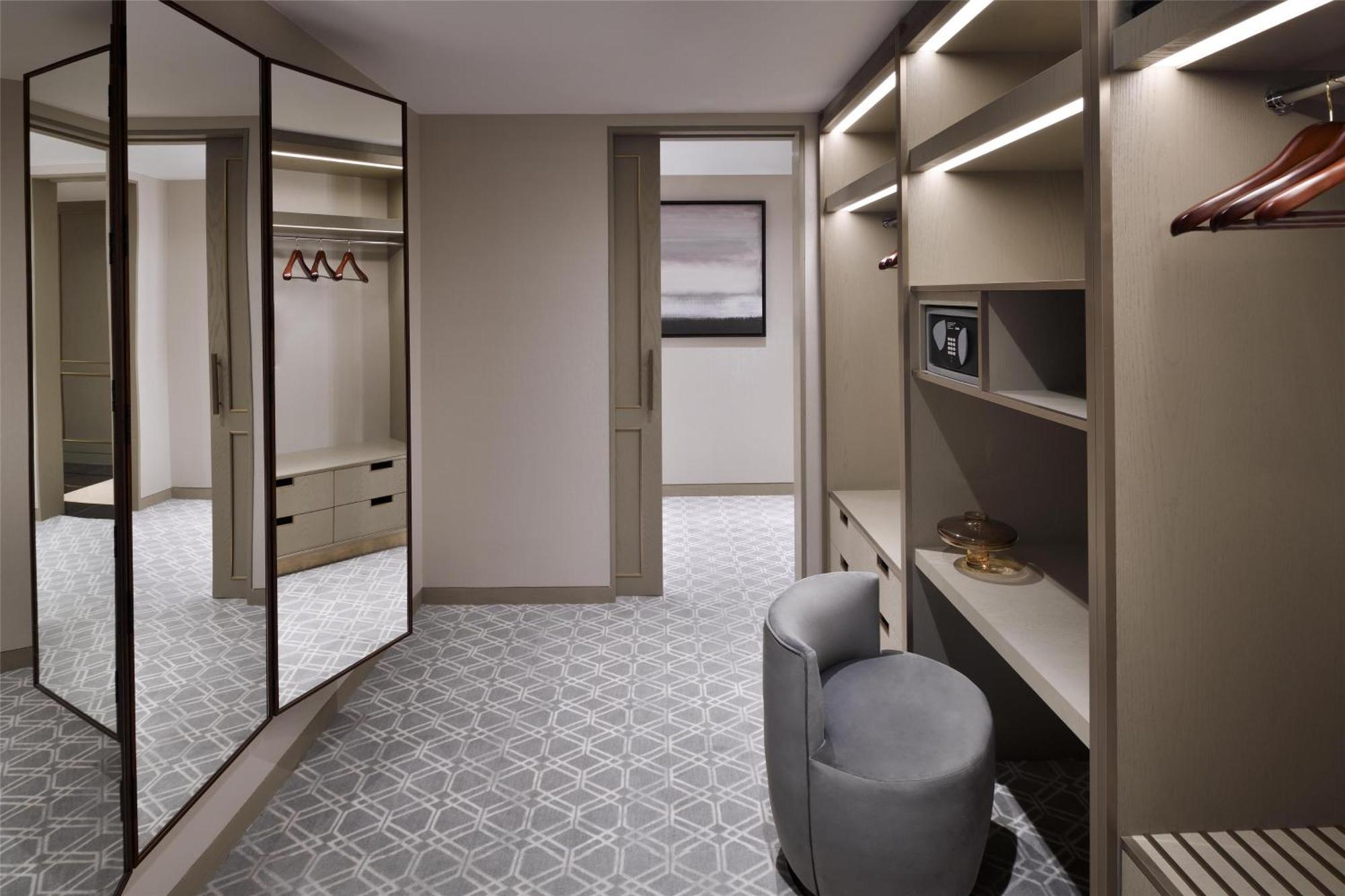 Kempinski Avenue 5*